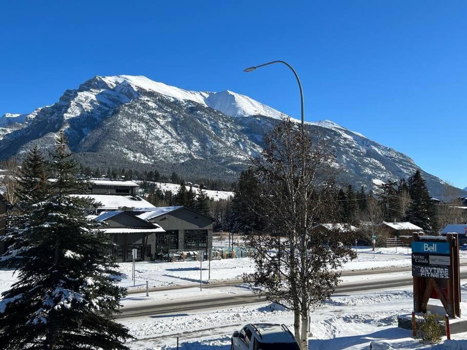 Mountain Modern Hideaway Apartment Canmore Exterior photo