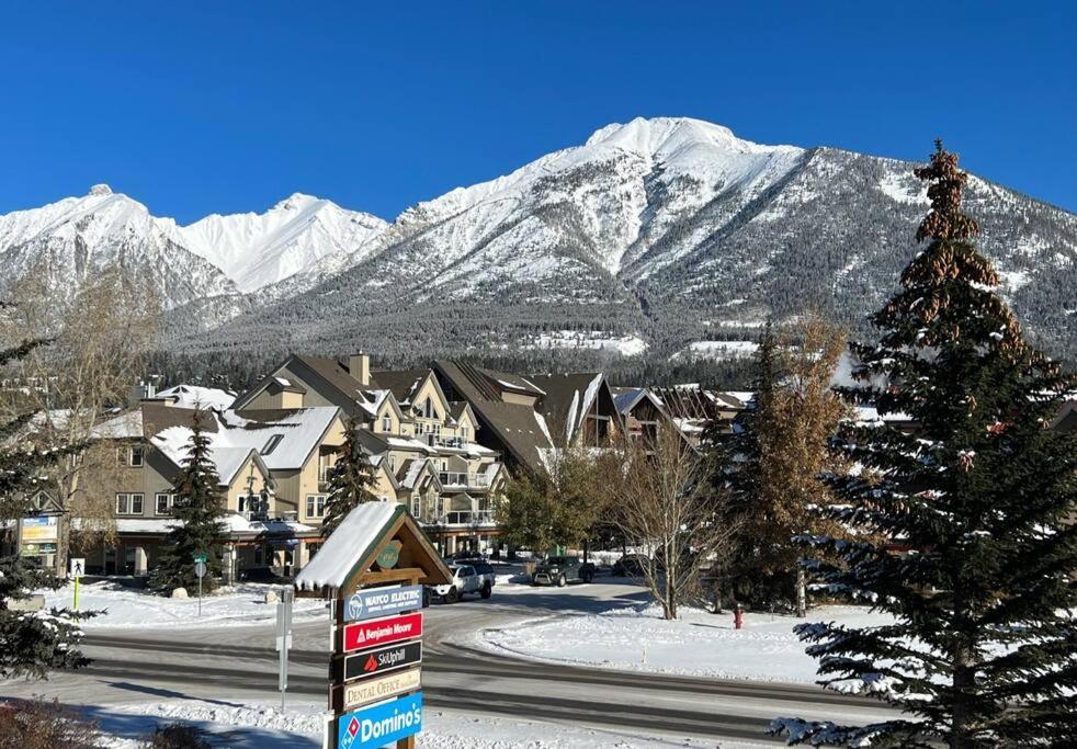 Mountain Modern Hideaway Apartment Canmore Exterior photo